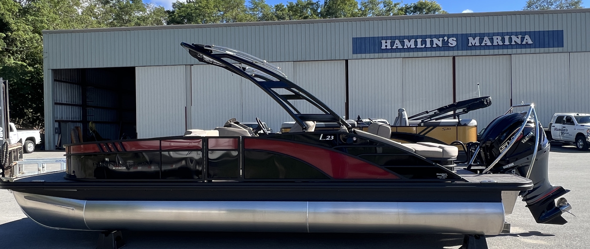 2025 Bennington 23LTSB Tripletoon - Midnight Black